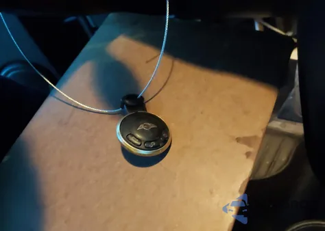 2010 Mini Cooper z USA, uszkodzony, nr VIN WMWMR3C58ATU98557